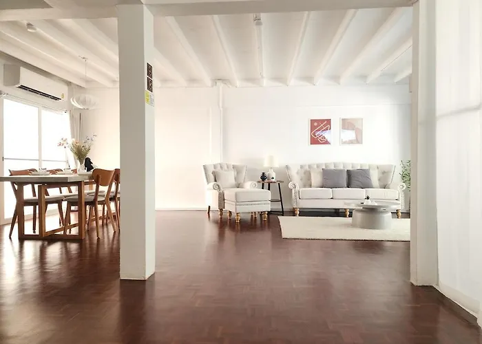 Holiday home White House Ekkamai